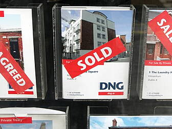 Chartered Surveyors Expect Hou...